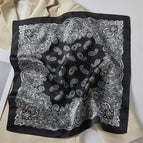 Lace cashew black / 53*53cm