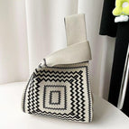 Wave pattern beige