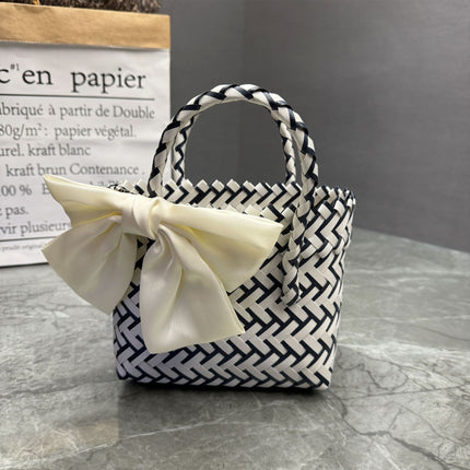 Plastic Woven Bow Bag / Sac Tressé Nœud Plastique