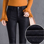 Three buttons plus velvet / 26