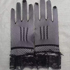 Fishnet gloves with lace / White