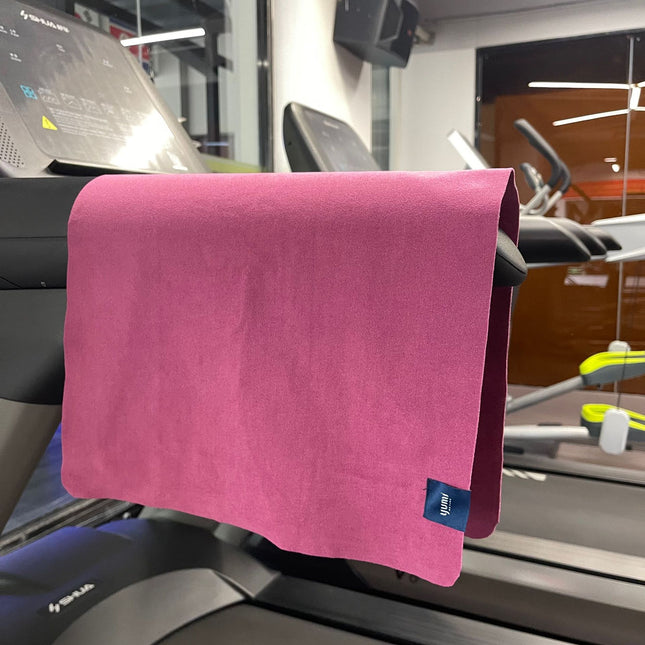 Double-Sided Brushed Yoga Towel, Sweat-Absorbent, Non-Slip, Quick-Drying Sports Towel, High-End Yoga Sports Towel, Soft and Comfortable