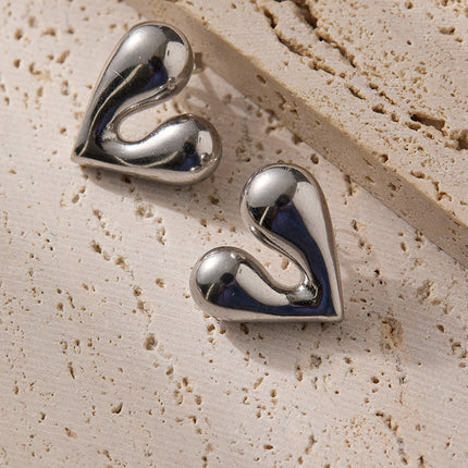 Korean and Japanese Trendy Earrings Sweet Niche Stud Earrings Personality Heart-Shaped Design Earrings Retro Simple Ear Accessories