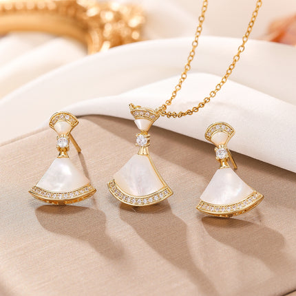 European and American style high version Tanabata small skirt necklace earrings live supply clavicle chain fan-shaped white fritillary suit
