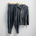 dark gray / jacket