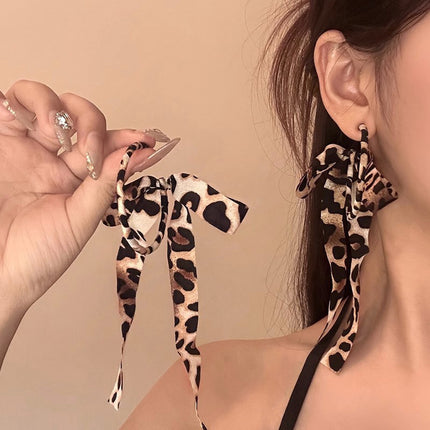 Autumn and Winter Leopard Print Ribbon Bow Earrings for Women, European and American Handmade Personalized Earrings, High-End Large Circle Earrings