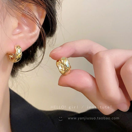 Geometric oval plain ring autumn and winter ear buckle women's fashion temperament high-end earrings cold wind commuting all-match ear jewelry