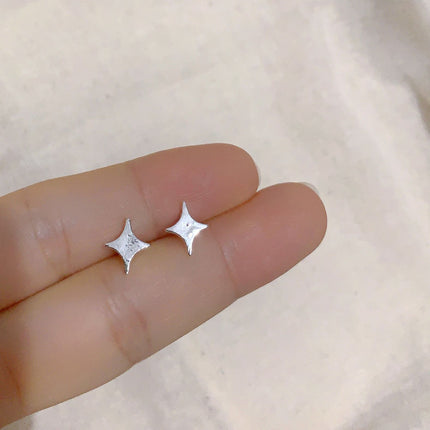2025 New Style Earrings with a Unique Design, High-End Feel, Versatile for Everyday Wear, Fashionable Earrings Wholesale, Ear Studs for Women, Ear Cartilage Studs