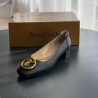 Black / 35