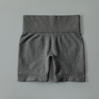Black shorts / S