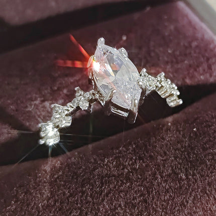 Chinese Valentine's Day New Ring Inlaid with Zircon Creative European and American Fashionable Feminine Elegant F1411