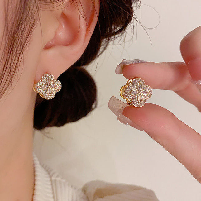 Exquisite, Fashionable and Simple Micro-Embellished Four-Leaf Clover Double-Sided Earrings, Niche Design, Sweet Elegant, Versatile Earrings and Earrings