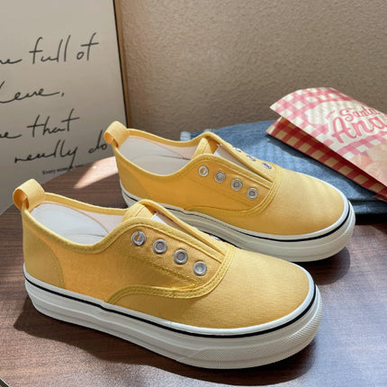 Slip-on Lazy Canvas Shoes Women's 2025 New Round-toed Thick-soled All-match Casual Sports Board Shoes