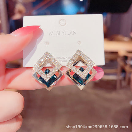 High-end light luxury geometric diamond crystal earrings 2023 new popular online popular elegant earrings sterling silver needle