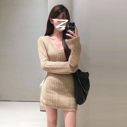 High-end V-neck sweater knitted dress autumn and winter 2024 new small slim-fit hip skirt