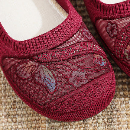 2026 New Style Old Beijing Cloth Shoes for Women, Flat Ethnic Style Soft-Soled Shoes for Middle-Aged and Elderly Mothers, Elderly Shoes, Slip-On Shoes