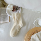A pair of milky white / Free size