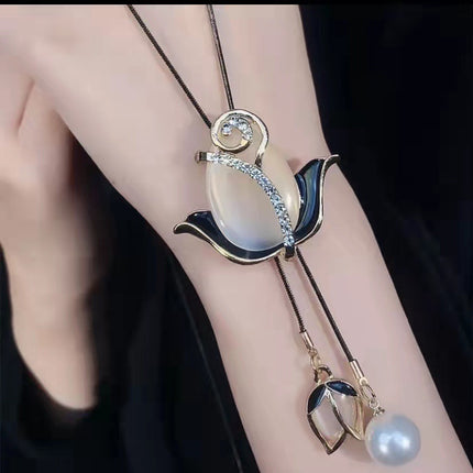 Cross-Border European and American Style Sweater Chain Women's Long Necklace Light Luxury Versatile Autumn and Winter Tulip Decoration Wholesale Chain