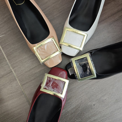 Letter Metal Square Buckle Shallow Mouth Women's Shoes Medium Heel Square Toe Shoes Classic Horseshoe Heel Patent Leather Professional Work Shoes for Women