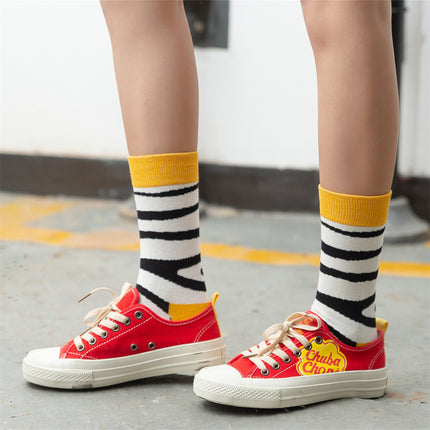 Street style cotton mid-tube socks 22 spring men's fashion brand stockings personality European and American women's pile socks sports skateboard socks