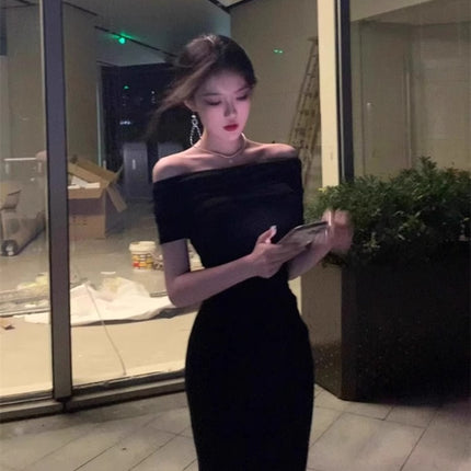 High-Cold Royal Sister Wear Black One-Line Collar Dress for Women with Summer Elegant, Slimming Look and Hip-Hugging Long Skirt