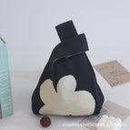 Four leaf clover black