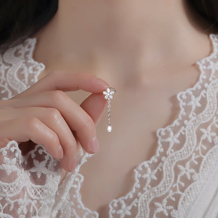 Super Fairy Five-petal Flower Ear Clip ins Super Exquisite Simple Niche Design High Feeling Elegant Spring Ear Jewelry