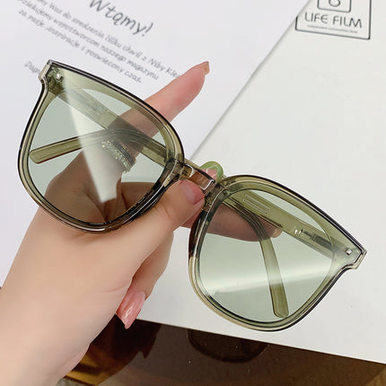 Cross-border new anti-ultraviolet foldable second-generation sunglasses women's ultra-light pocket large-frame sunglasses a generation of 25