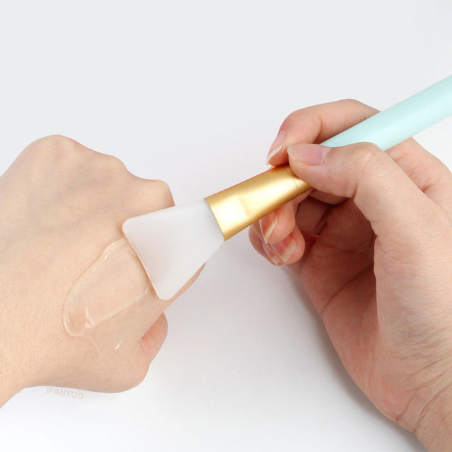 Single Pack of Facial Mask Brush, Lipstick Grinding, White Rod, Two-Color Hollow Mask Brush, Makeup Brush, Beauty Salon