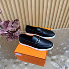 Black glossy leather / 35 women's model