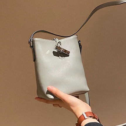 High-Quality Dragon-Embellished Fashionable Bamboo Bucket New Handbag Lightweight Mobile Phone Bag Single-Shoulder Mommy Portable Women's Bag Trendy