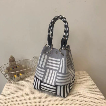 Niche design black and white diamond knitted tote bag handbag casual versatile large capacity messenger bag factory direct sales