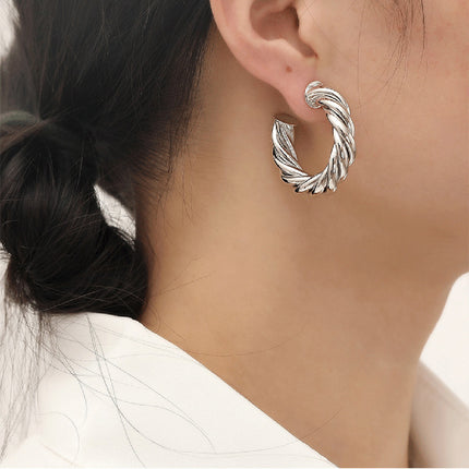 Dongdaemun Design-Inspired Braided Metal C-Shaped Earrings with S925 Silver Needles, Versatile and Stylish Ins-Style Earrings