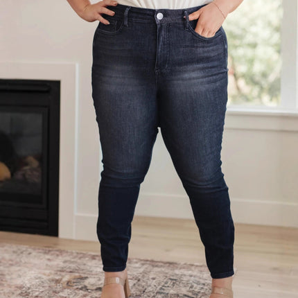 Guangzhou Supply Chain Tiktok Pop In-Stock Plus-Size Women's High-Stretch Zippered Mid-Waist Skinny Jeans