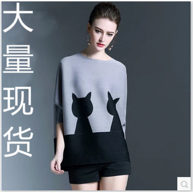 2026 Spring Batwing Sleeve New Women's Round Neck Loose Patchwork Cat Print Elastic Mid-Sleeve Top