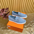 Light blue suede / 35 women's model