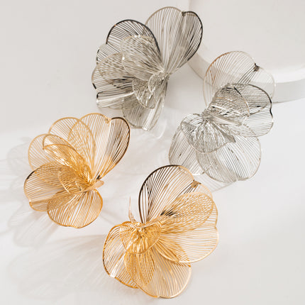 Korean creative alloy hollow flower earrings sweet exaggerated design earrings simple fashion cold wind earrings