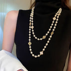 066 white beads glossy four-leaf clover