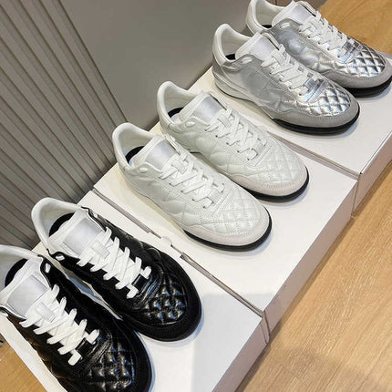 25 Years New Summer Style Small Fragrant Quilted Tennis Shoes for Women Silver Flats Casual Sports Shoes Lace-Up Forrest Gump Training Shoes