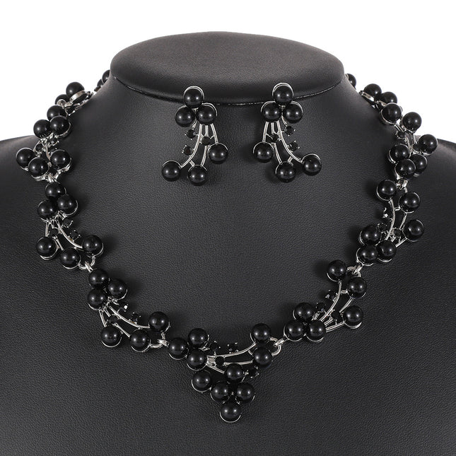 European and American Foreign Trade New Hot Pearl Necklace Set Women's Light Luxury Niche All-match sweater chain clavicle chain alloy