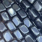 Random delivery of colors / A piece of obsidian