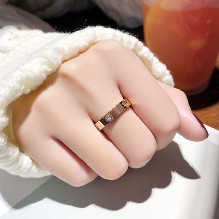 [100% No Fading] 2025 Diamond Ring Titanium Steel Cut Out High-End Men's and Women's Couple Rings
