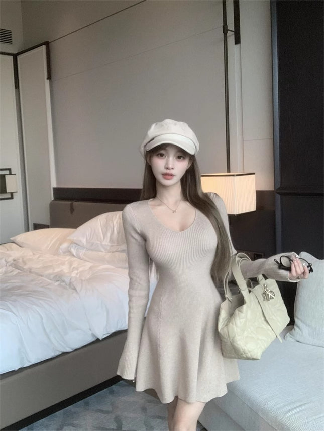 Early Autumn Elegant Purple Knitted Stretch Dress for Women Pure Sexy V Neck Slim Waist Pleated A-Line Short Skirt