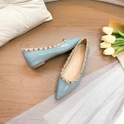 Rivet Pointed-Toe Shoes for Women, 2025 Spring and Autumn Shallow Kitten Heel Soft-Soled Loafers, Durable and Soft-Soled