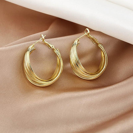 European and American Style Simple Elegant Metal Wind Ring Earrings Retro Exaggerated Irregular Electroplating High-grade Earrings for Women