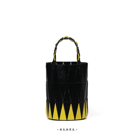 2025 New Arrival Vegetable Basket Handbag Japanese Geometric Rhomboid Bucket Bag Fashionable Simple Color Contrast Shoulder Underarm Bag