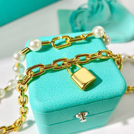 Guangzhou Factory European and American Style Fashion Pearl Thick Chain Multi-Layer Lock Pendant Three-Circle Bracelet for Women Ins Niche Bracelet