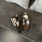 Brown / 35