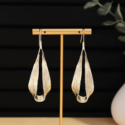 European and American Style Simple Elegant Metal Wind Ring Earrings Retro Exaggerated Irregular Electroplating High-grade Earrings for Women