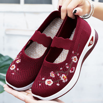 Old Beijing Style Women's Shoes, New Versatile Shallow Mouth Soft Sole Comfortable Slip-On Casual Embroidered Mother Shoes for Women